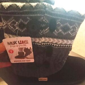 ❄️Muk Luks LAST PAIR!  women's knit top boots size 9